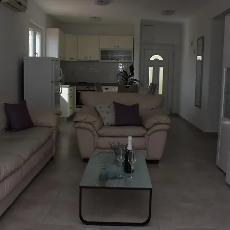 Anna Apartment