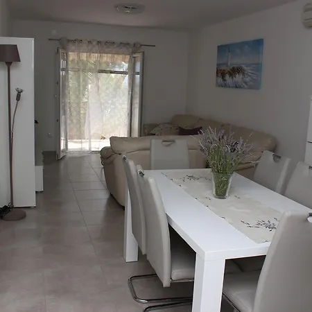 Anna Apartment